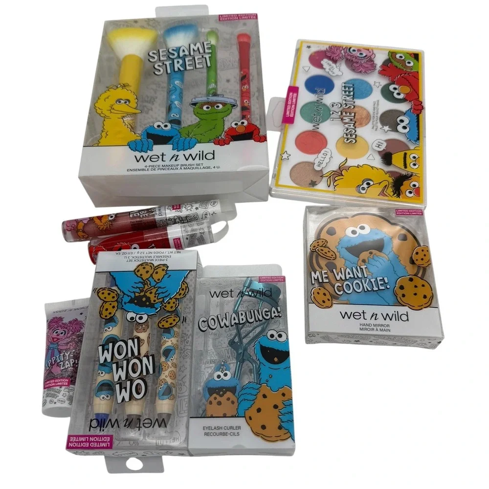 Wet n Wild Sesame Street Limited Edition Makeup Set Palette Brushes Mirror 9pc
